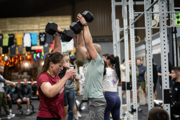 Dumbbell thrusters en duo